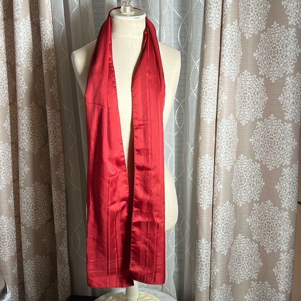 Long rectangle scarf in a rust color